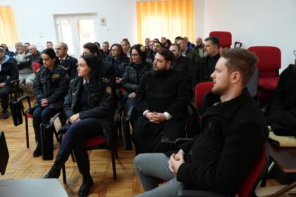 Rugăciune şi binecuvântare în Penitenciarul Brăila – fotografia 32