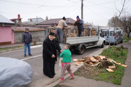 Daruri pentru familiile nevoiaşe şi bătrânii bolnavi – fotografia 7