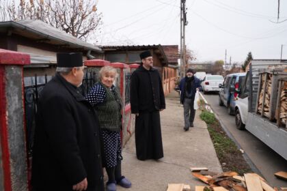Daruri pentru familiile nevoiaşe şi bătrânii bolnavi – fotografia 11
