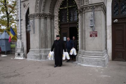 Ajutoare oferite persoanelor vârstnice din cadrul unui azil din Brăila – fotografia 8