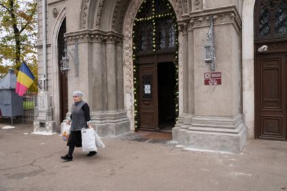 Ajutoare oferite persoanelor vârstnice din cadrul unui azil din Brăila – fotografia 9