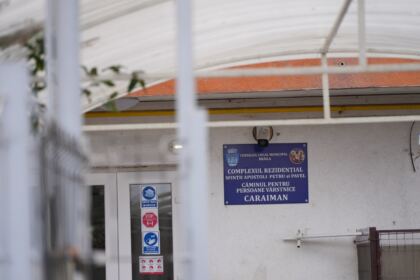 Ajutoare oferite persoanelor vârstnice din cadrul unui azil din Brăila – fotografia 17