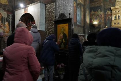 Slujire arhierească şi Concert de colinde la Catedrala arhiepiscopală din Galaţi – fotografia 3
