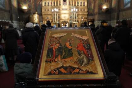 Slujire arhierească şi Concert de colinde la Catedrala arhiepiscopală din Galaţi – fotografia 4