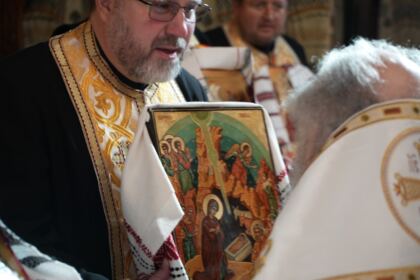 Slujire arhierească şi Concert de colinde la Catedrala arhiepiscopală din Galaţi – fotografia 21