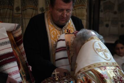 Slujire arhierească şi Concert de colinde la Catedrala arhiepiscopală din Galaţi – fotografia 22