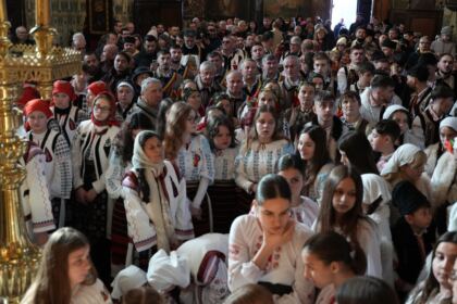 Slujire arhierească şi Concert de colinde la Catedrala arhiepiscopală din Galaţi – fotografia 28