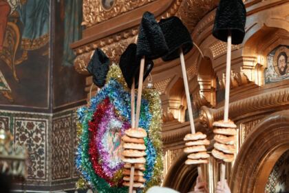 Slujire arhierească şi Concert de colinde la Catedrala arhiepiscopală din Galaţi – fotografia 31