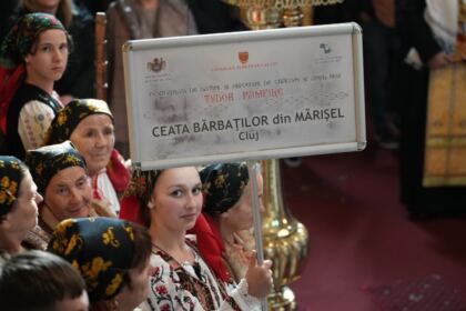 Slujire arhierească şi Concert de colinde la Catedrala arhiepiscopală din Galaţi – fotografia 34