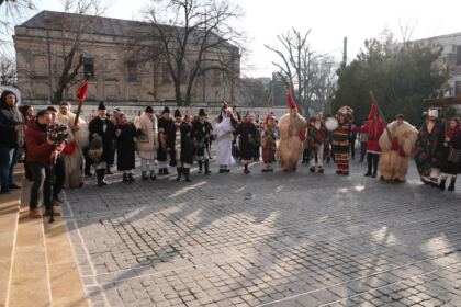 Slujire arhierească şi Concert de colinde la Catedrala arhiepiscopală din Galaţi – fotografia 56