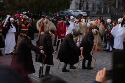 Slujire arhierească şi Concert de colinde la Catedrala arhiepiscopală din Galaţi – fotografia 65