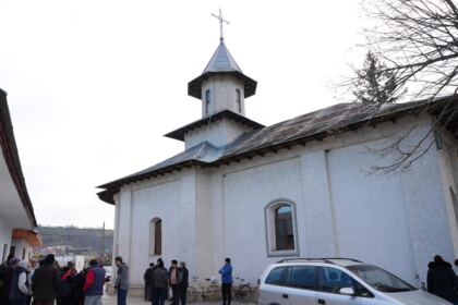 Daruri de Crăciun pentru familiile sinistrate din judeţul Galaţi – fotografia 39