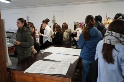 Elevi de la Colegiul Naţional „Costache Negri” au vizitat Centrul eparhial din Galaţi – fotografia 14