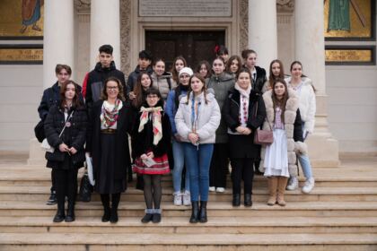 Elevi de la Colegiul Naţional „Costache Negri” au vizitat Centrul eparhial din Galaţi – fotografia 29
