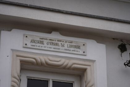 Elevi de la Colegiul Naţional „Costache Negri” au vizitat Centrul eparhial din Galaţi – fotografia 36