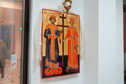 Serbarea de colinde a Seminarului Teologic „Sfântul Andrei“ din Galaţi – fotografia 3