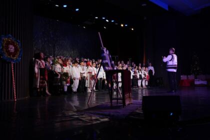 Serbarea de colinde a Seminarului Teologic „Sfântul Andrei“ din Galaţi – fotografia 50