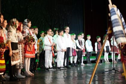 Serbarea de colinde a Seminarului Teologic „Sfântul Andrei“ din Galaţi – fotografia 59