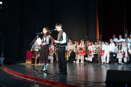 Serbarea de colinde a Seminarului Teologic „Sfântul Andrei“ din Galaţi – fotografia 67