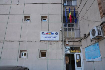 Daruri pentru copiii de la o şcoală specială – fotografia 1