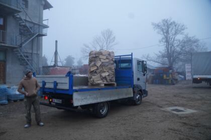 Daruri de sfintele sărbători pentru familiile sinistrate din judeţul Galaţi – fotografia 20