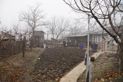 Daruri de sfintele sărbători pentru familiile sinistrate din judeţul Galaţi – fotografia 34
