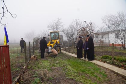 Daruri de sfintele sărbători pentru familiile sinistrate din judeţul Galaţi – fotografia 37
