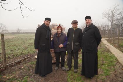 Daruri de sfintele sărbători pentru familiile sinistrate din judeţul Galaţi – fotografia 43