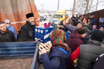 Daruri de sfintele sărbători pentru familiile sinistrate din judeţul Galaţi – fotografia 46