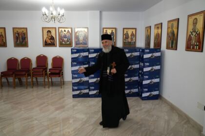 Daruri de sfintele sărbători pentru familiile sinistrate din judeţul Galaţi – fotografia 49