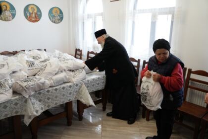 Daruri de sfintele sărbători pentru familiile sinistrate din judeţul Galaţi – fotografia 51