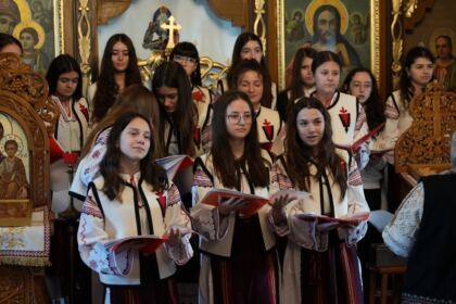 Daruri de sfintele sărbători pentru familiile sinistrate din judeţul Galaţi – fotografia 55