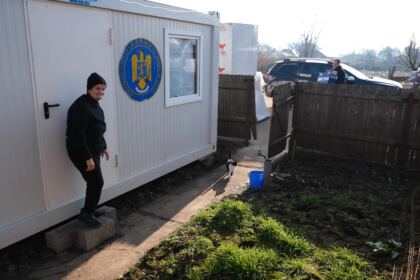 Daruri de sfintele sărbători pentru familiile sinistrate din judeţul Galaţi – fotografia 66