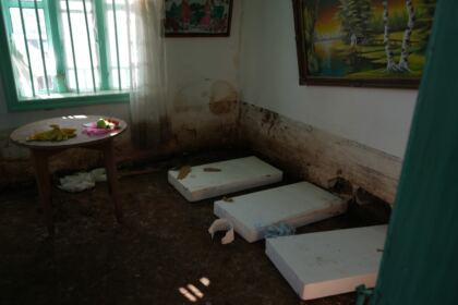 Daruri de sfintele sărbători pentru familiile sinistrate din judeţul Galaţi – fotografia 70
