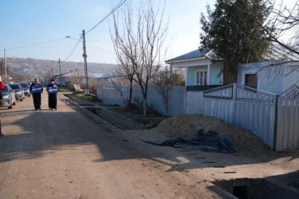 Daruri de sfintele sărbători pentru familiile sinistrate din judeţul Galaţi – fotografia 73