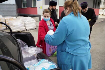 Rugăciune şi filantropie pentru semenii bolnavi – fotografia 6