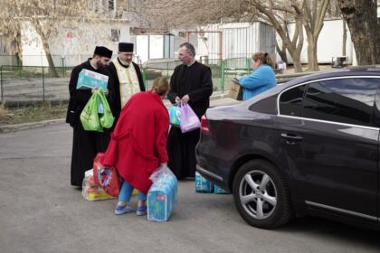 Rugăciune şi filantropie pentru semenii bolnavi – fotografia 8