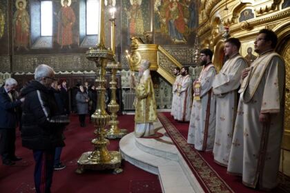 Rugăciune şi filantropie pentru semenii bolnavi – fotografia 5