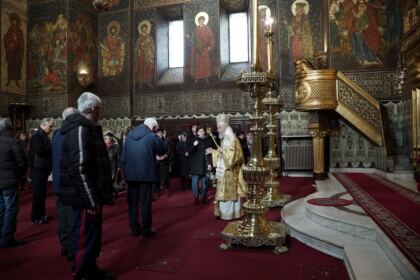 Rugăciune şi filantropie pentru semenii bolnavi – fotografia 11