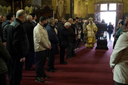 Rugăciune şi filantropie pentru semenii bolnavi – fotografia 13
