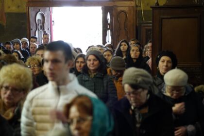 Rugăciune şi filantropie pentru semenii bolnavi – fotografia 15