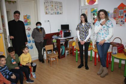 Activităţi instructiv-educative şi medicale în Parohia gălăţeană „Sf. Trei Ierarhi“ – fotografia 13