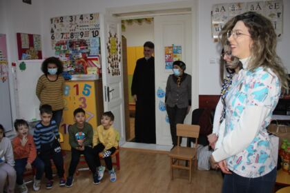Activităţi instructiv-educative şi medicale în Parohia gălăţeană „Sf. Trei Ierarhi“ – fotografia 18