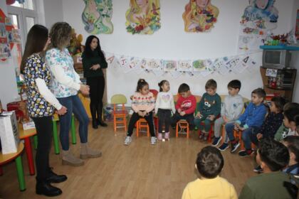Activităţi instructiv-educative şi medicale în Parohia gălăţeană „Sf. Trei Ierarhi“ – fotografia 20