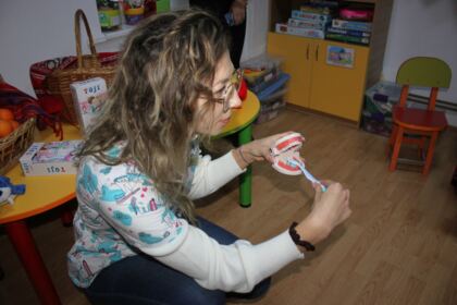 Activităţi instructiv-educative şi medicale în Parohia gălăţeană „Sf. Trei Ierarhi“ – fotografia 21