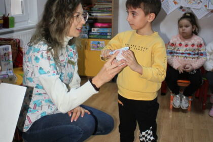 Activităţi instructiv-educative şi medicale în Parohia gălăţeană „Sf. Trei Ierarhi“ – fotografia 23