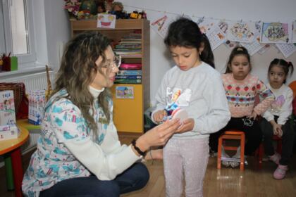Activităţi instructiv-educative şi medicale în Parohia gălăţeană „Sf. Trei Ierarhi“ – fotografia 26