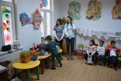 Activităţi instructiv-educative şi medicale în Parohia gălăţeană „Sf. Trei Ierarhi“ – fotografia 29