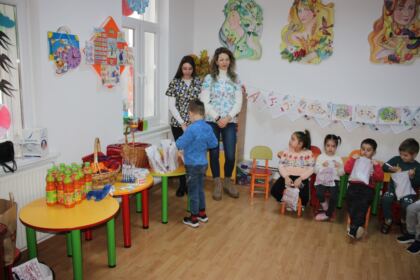 Activităţi instructiv-educative şi medicale în Parohia gălăţeană „Sf. Trei Ierarhi“ – fotografia 31