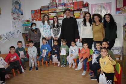 Activităţi instructiv-educative şi medicale în Parohia gălăţeană „Sf. Trei Ierarhi“ – fotografia 32